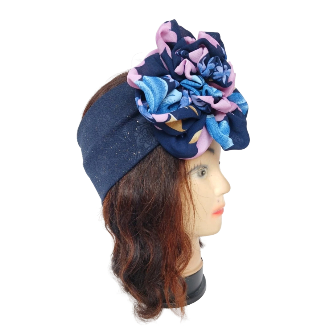 Bandeau bleu marine avec fleur
