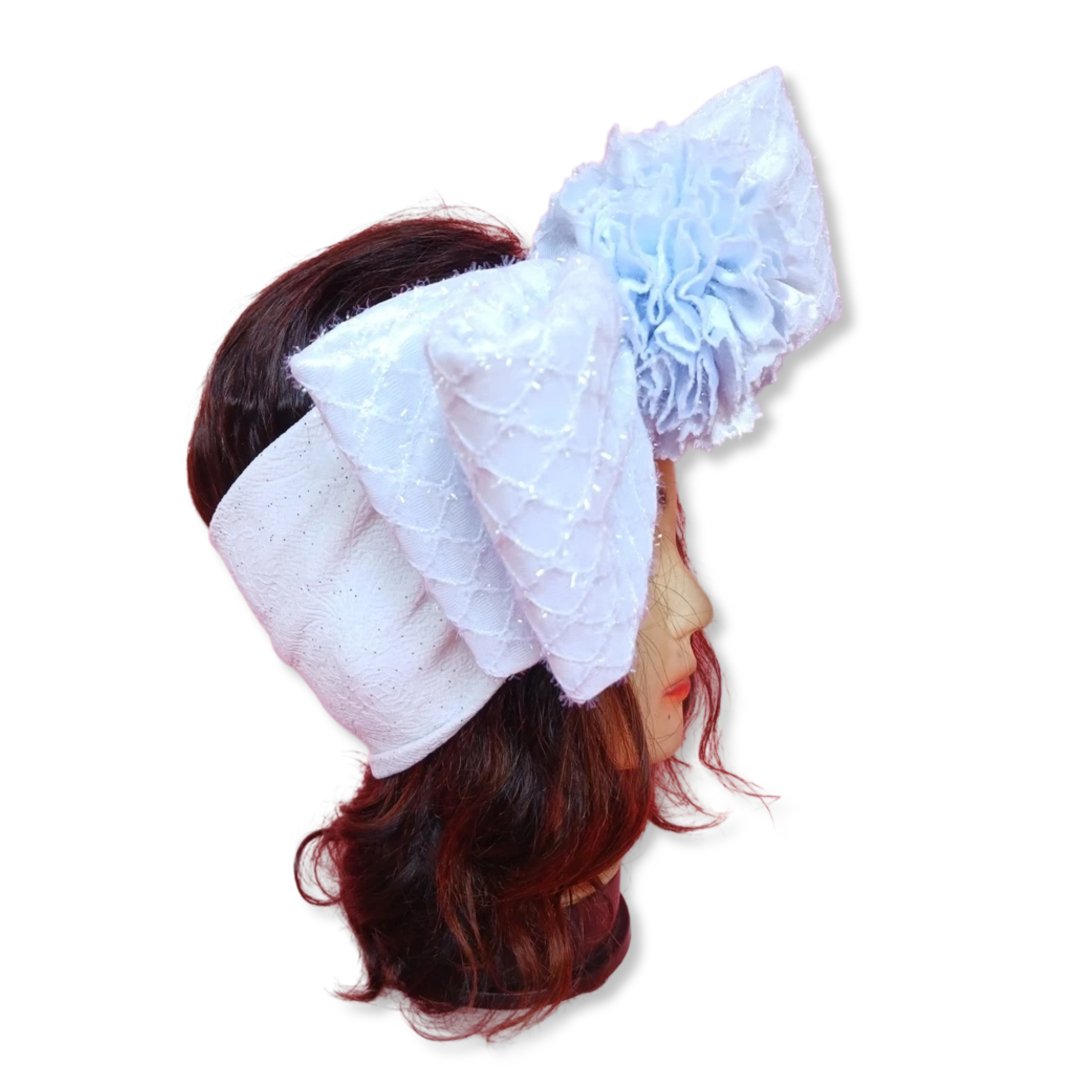 Bandeau blanc avec noeud et fleur