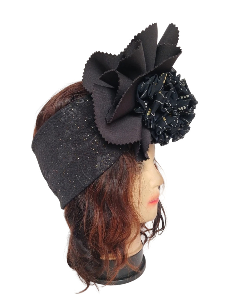 Bandeau noir avec fleur