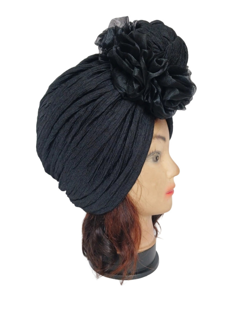 Turban noir avec fleur