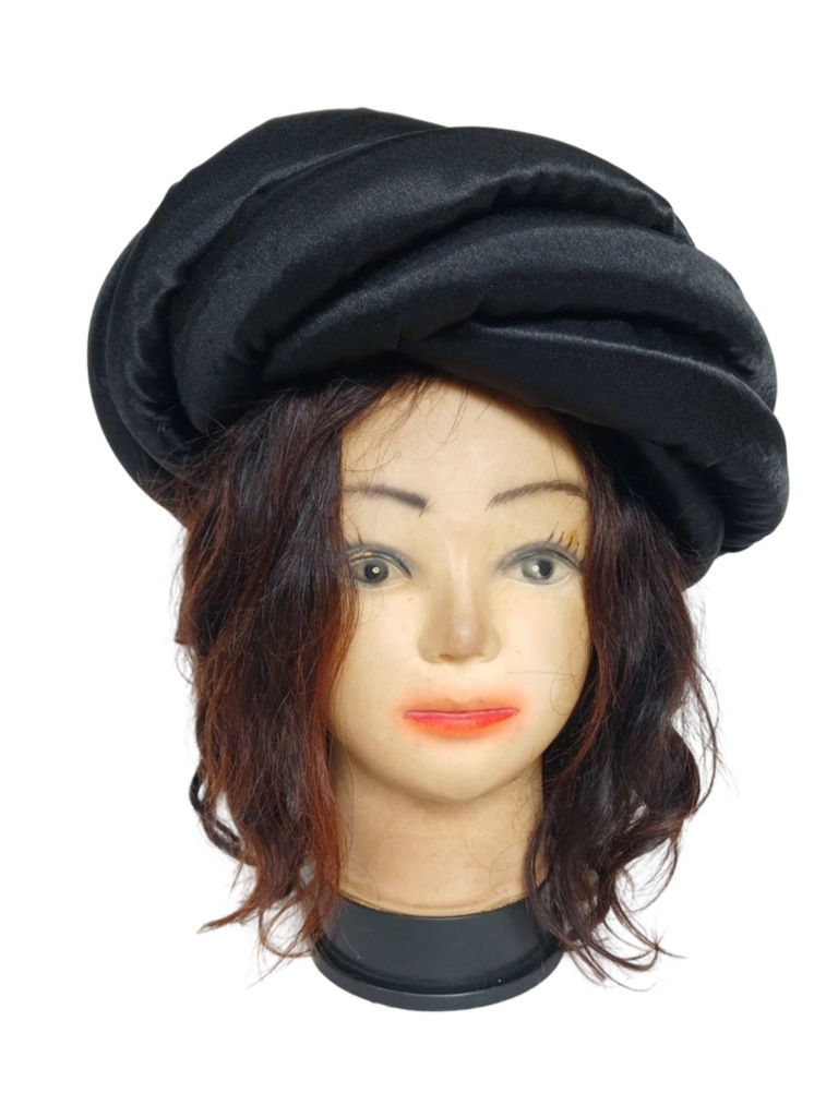 Bandeau enroulé avec noeud arrière